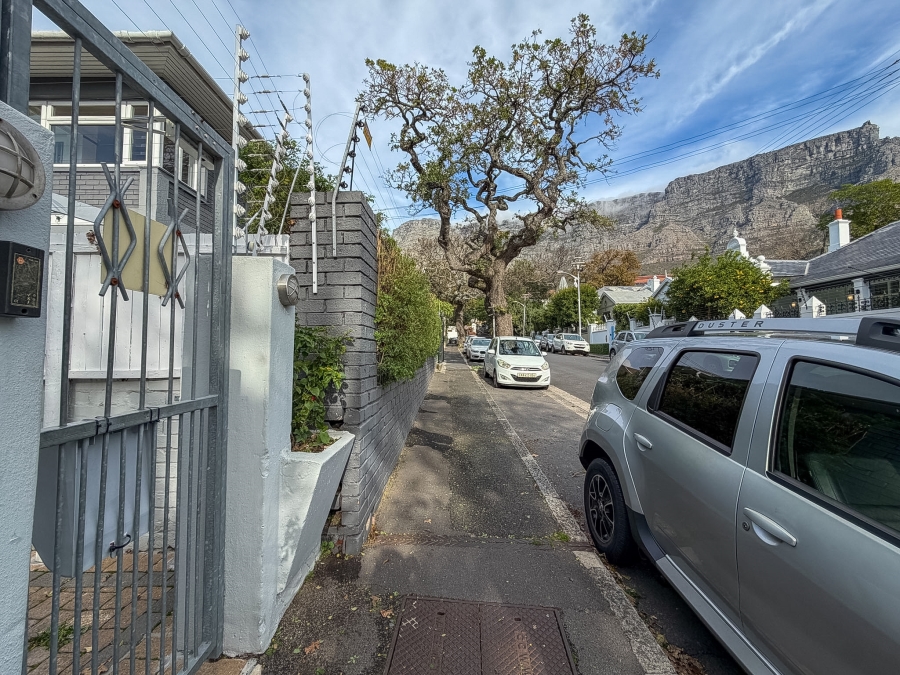 1 Bedroom Property for Sale in Oranjezicht Western Cape